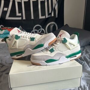 Air Jordan 4 SB Pine Green